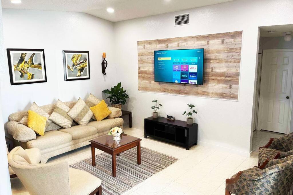 Amazing & Cozy Duplex Near Zoo Miami ! Villa Eksteriør billede